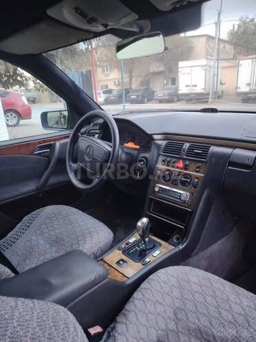 Mercedes E 290 1997, 445,000 km - 2.9 l - Bakı
