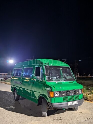 Mercedes 208 D 1993, 500,000 km - 2.4 l - Mingəçevir