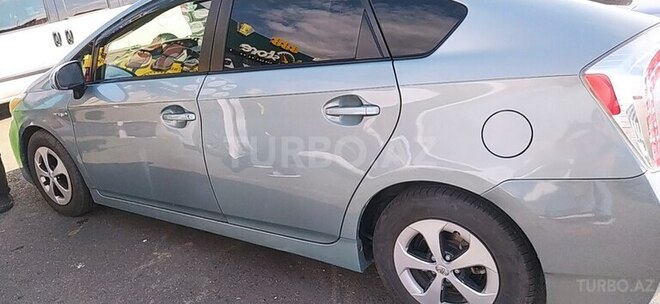 Toyota Prius-7