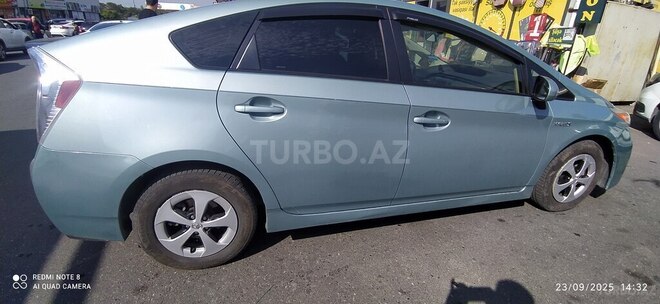 Toyota Prius-3