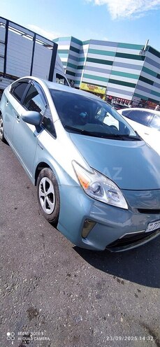 Toyota Prius-4