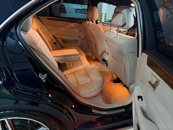 Mercedes E 350 4MATIC 2013, 270,000 km - 3.5 l - Bakı