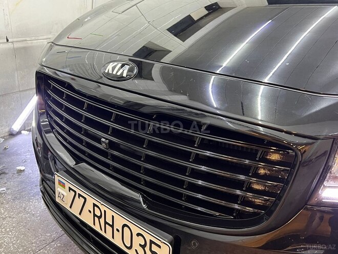 Kia Carnival-2