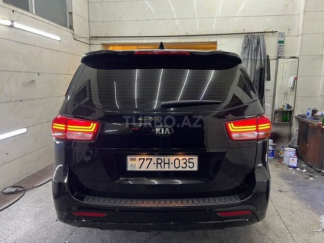 Kia Carnival-8