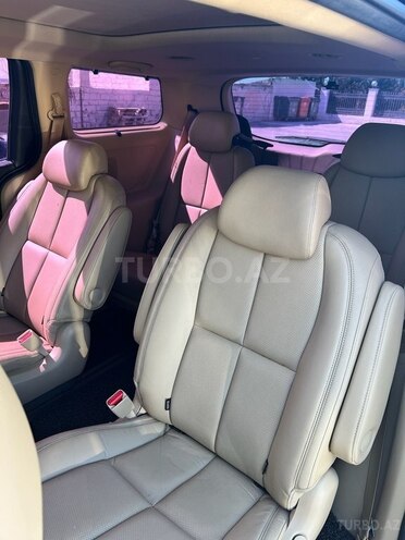 Kia Carnival-11