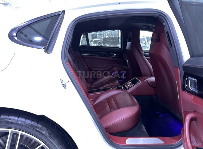Porsche Panamera-13