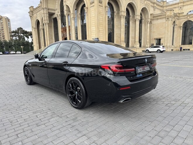 BMW 530e-8