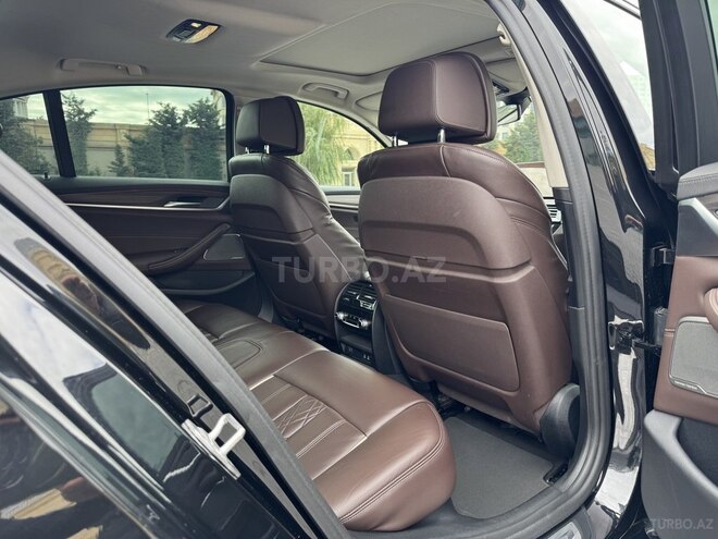 BMW 530e-14