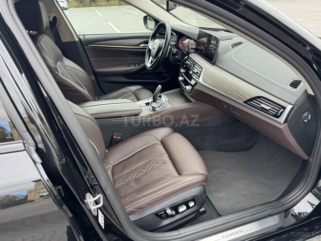 BMW 530e-11