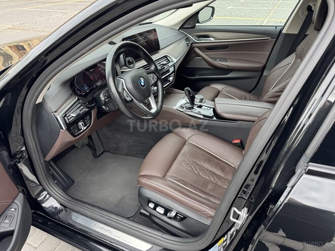 BMW 530e-17