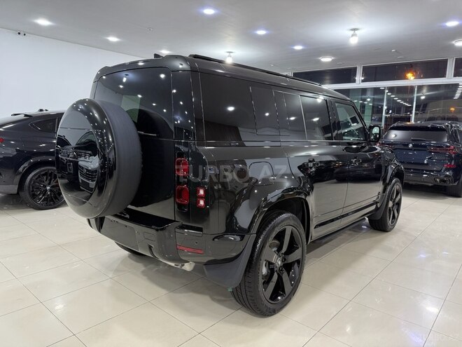 Land Rover Defender-9