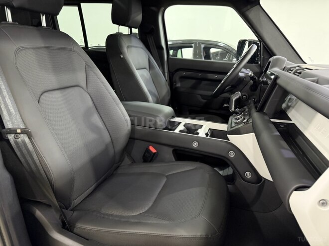Land Rover Defender-25