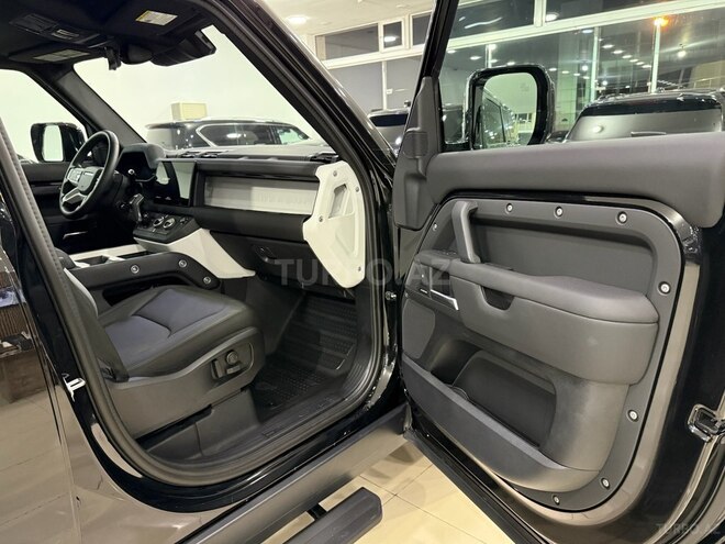 Land Rover Defender-26