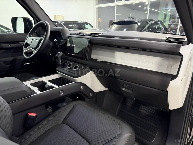 Land Rover Defender-22