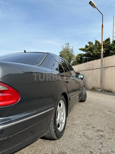 Mercedes E 240 1999, 295,000 km - 2.4 l - Bakı