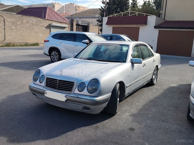 Mercedes E 200 1996, 325,000 km - 2.0 l - Bakı