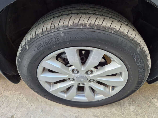 Kia Carens 2011, 228,500 km - 2.0 l - Bakı