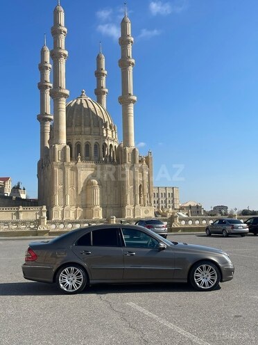 Mercedes E 220-2