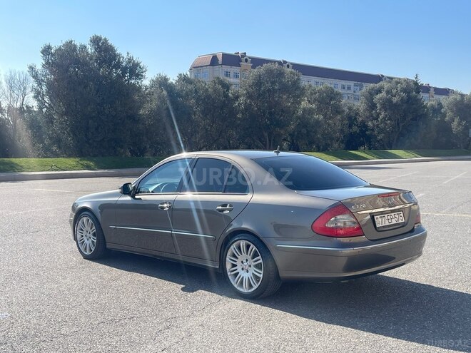 Mercedes E 220-8