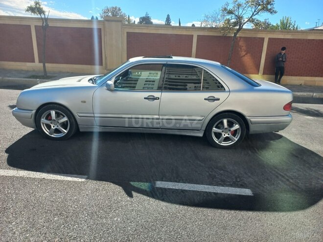Mercedes E 240 1999, 256,080 km - 2.4 l - Gəncə