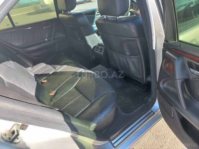 Mercedes E 240 1999, 256,080 km - 2.4 l - Gəncə