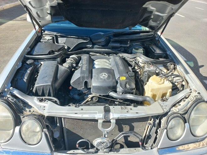 Mercedes E 240 1999, 256,080 km - 2.4 l - Gəncə