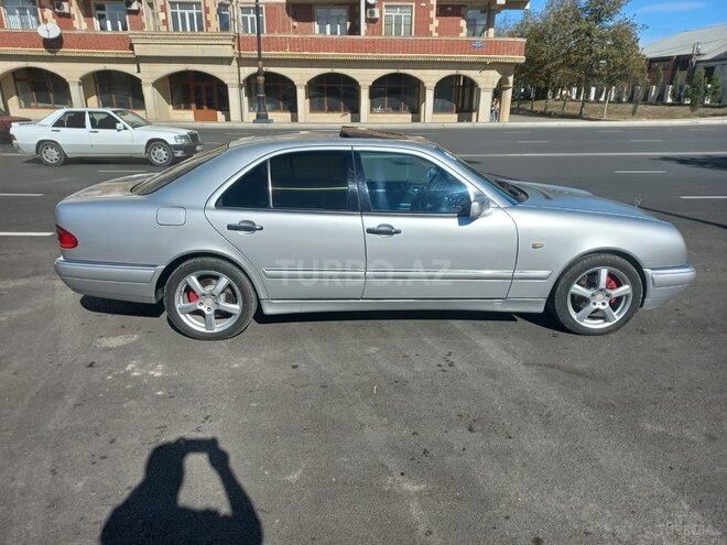 Mercedes E 240 1999, 256,080 km - 2.4 l - Gəncə