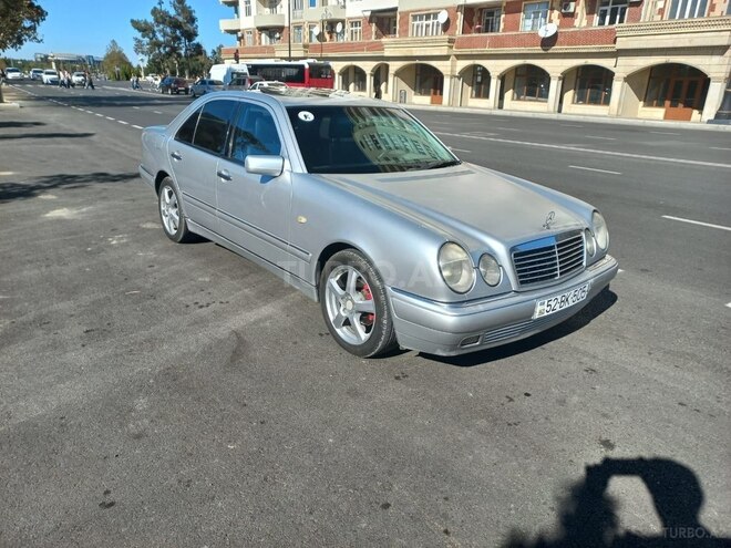 Mercedes E 240 1999, 256,080 km - 2.4 l - Gəncə