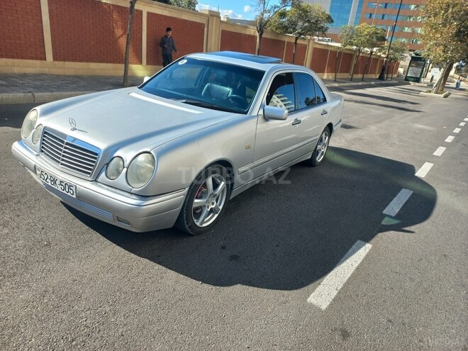 Mercedes E 240 1999, 256,080 km - 2.4 l - Gəncə