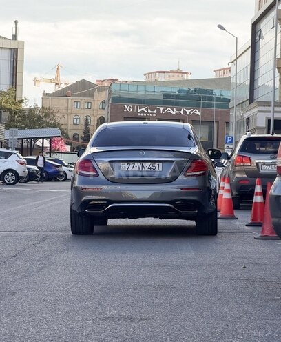 Mercedes E 300 4MATIC 2019, 123,000 km - 2.0 л - Bakı