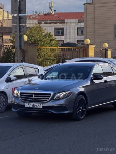 Mercedes E 300 4MATIC 2019, 123,000 km - 2.0 л - Bakı