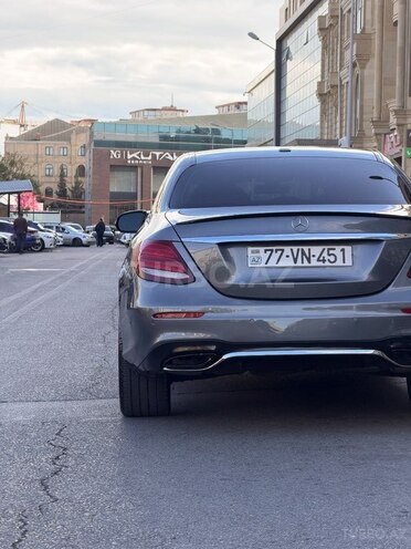 Mercedes E 300 4MATIC 2019, 123,000 km - 2.0 л - Bakı