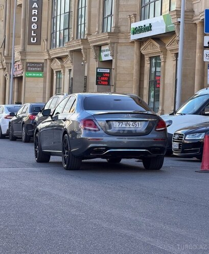 Mercedes E 300 4MATIC 2019, 123,000 km - 2.0 л - Bakı