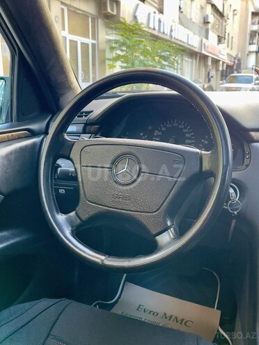 Mercedes E 240 1999, 350,000 km - 2.4 l - Bakı