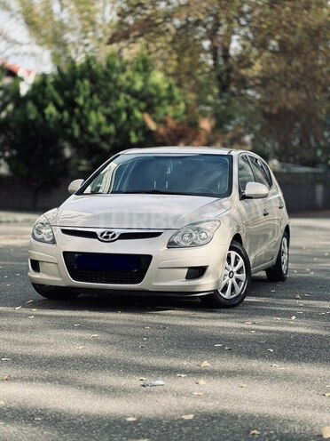 Hyundai i30 2009, 176,800 km - 1.4 l - İsmayıllı