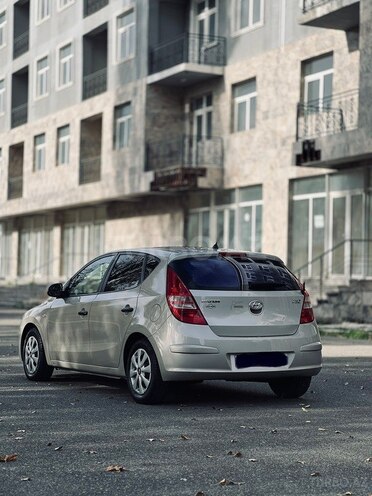 Hyundai i30 2009, 176,800 km - 1.4 l - İsmayıllı