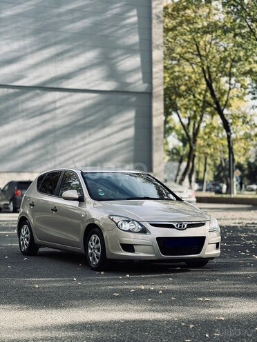 Hyundai i30 2009, 176,800 km - 1.4 l - İsmayıllı