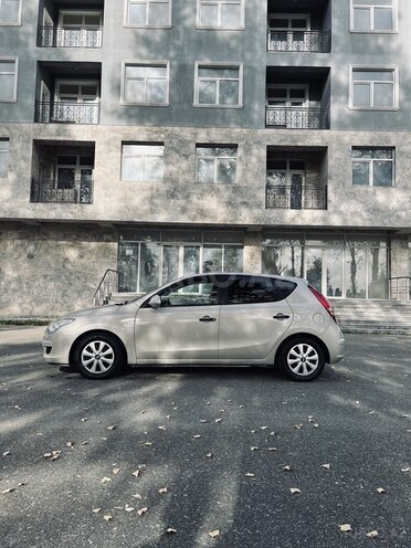 Hyundai i30 2009, 176,800 km - 1.4 l - İsmayıllı