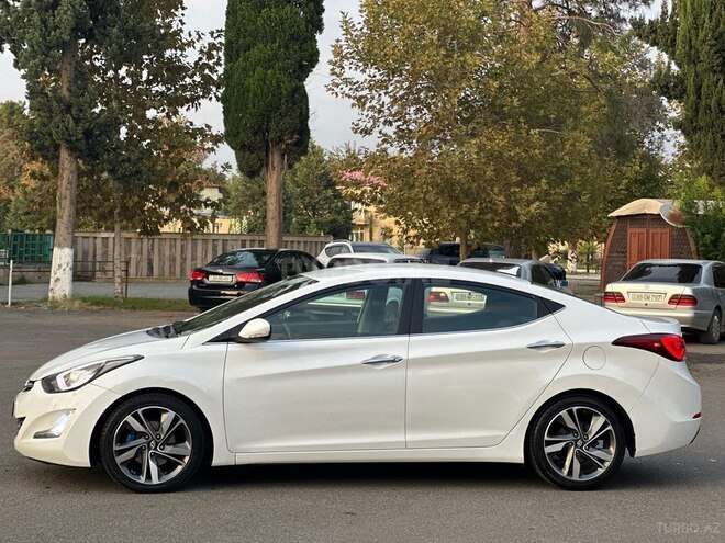 Hyundai Elantra 2015, 204,387 km - 1.8 л - Bakı