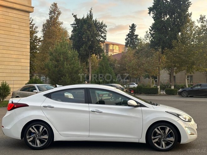 Hyundai Elantra 2015, 204,387 km - 1.8 л - Bakı