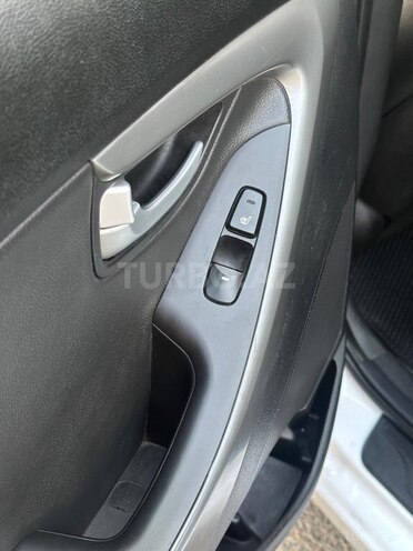 Hyundai Elantra 2015, 204,387 km - 1.8 л - Bakı