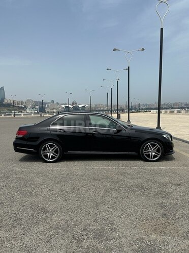 Mercedes E 250 4MATIC 2014, 263,000 km - 2.1 л - Bakı