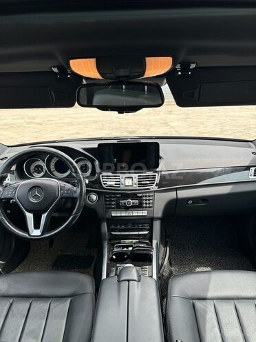 Mercedes E 250 4MATIC 2014, 263,000 km - 2.1 л - Bakı