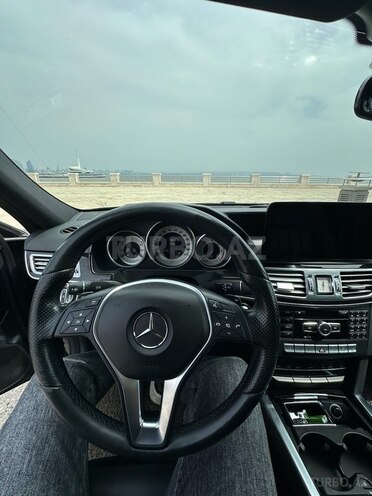 Mercedes E 250 4MATIC 2014, 263,000 km - 2.1 л - Bakı