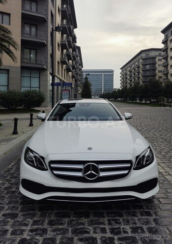 Mercedes E 200-1