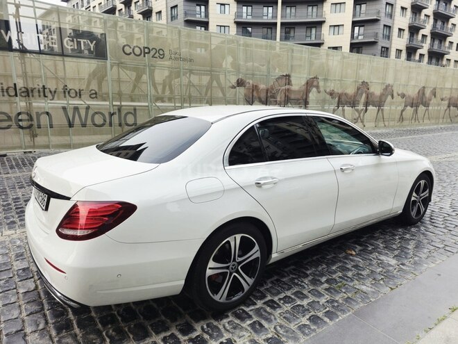 Mercedes E 200-3