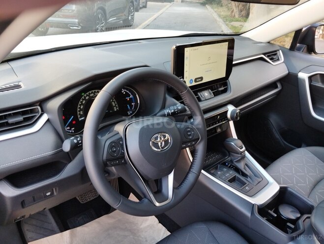 Toyota RAV4-13
