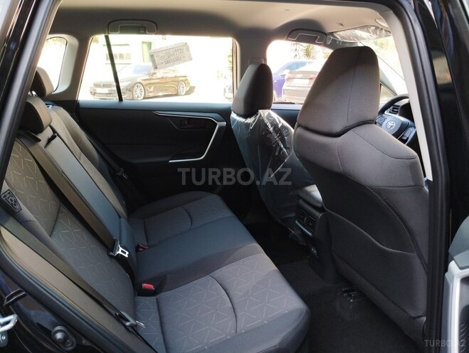 Toyota RAV4-9