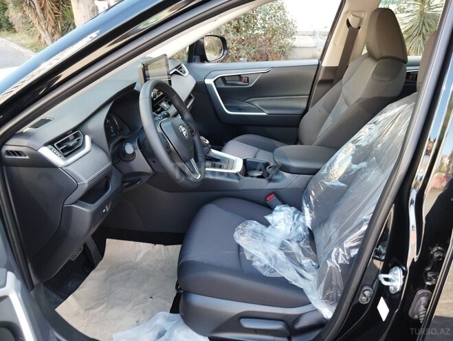 Toyota RAV4-11