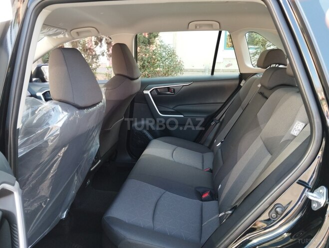 Toyota RAV4-10